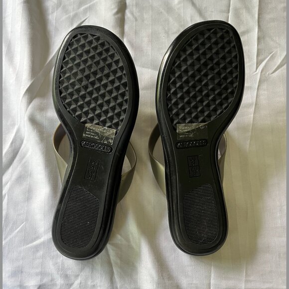 Aerosoles Womens Grey  Flip Flops - Picture 3 of 3